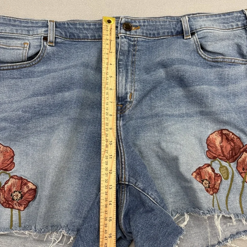 Lane Bryant Cut Off Denim Shorts Womens Size 24 Short Embroidered Floral Frayed